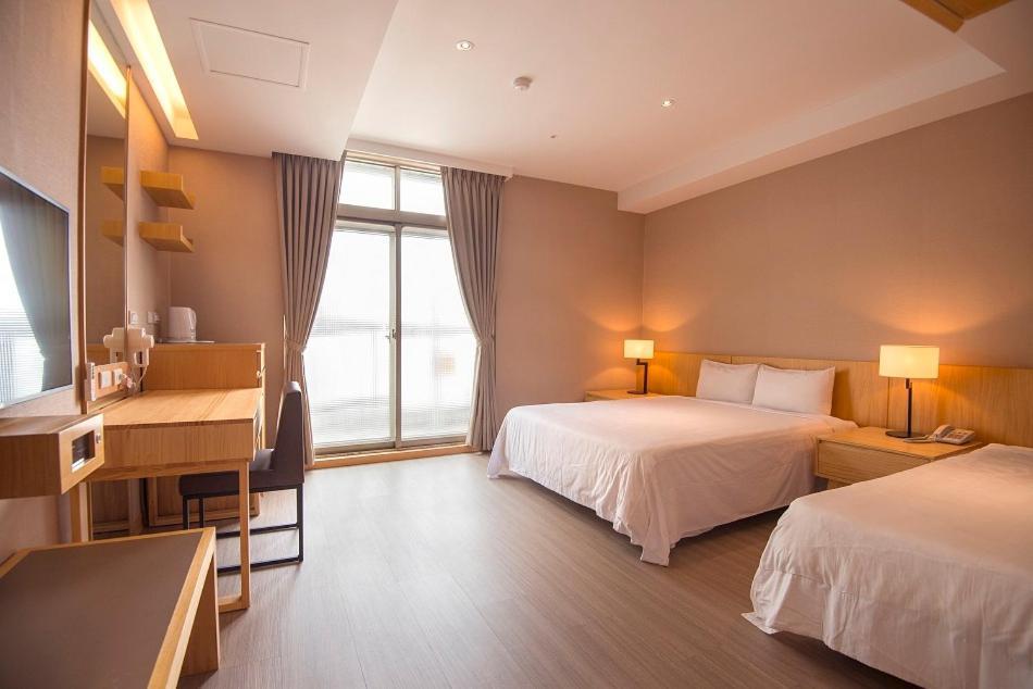 Asia Emperor Hotel Tainan Bagian luar foto