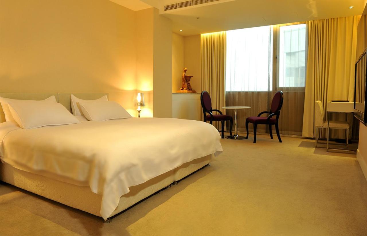 Asia Emperor Hotel Tainan Bagian luar foto